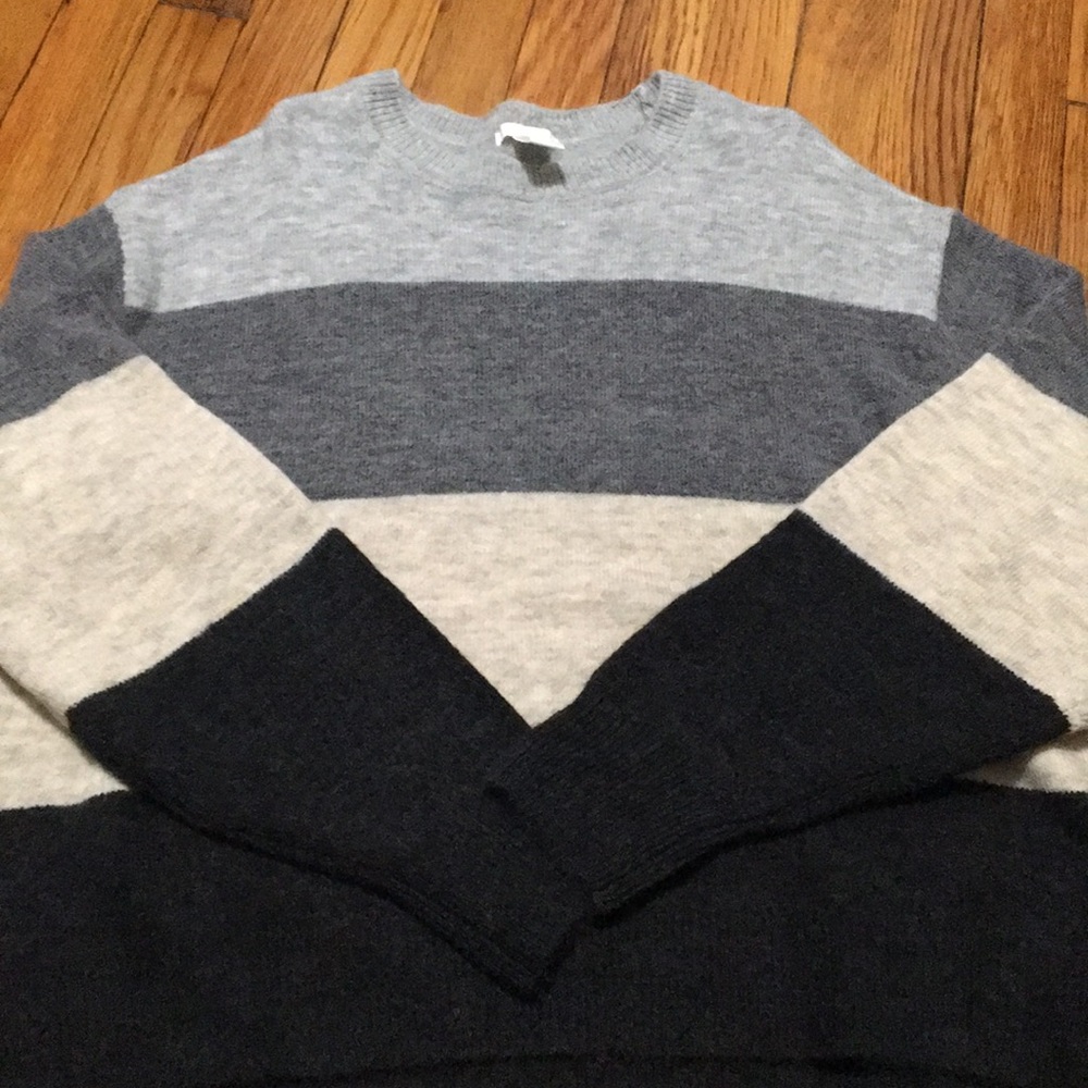 NWOT striped H&M sweater